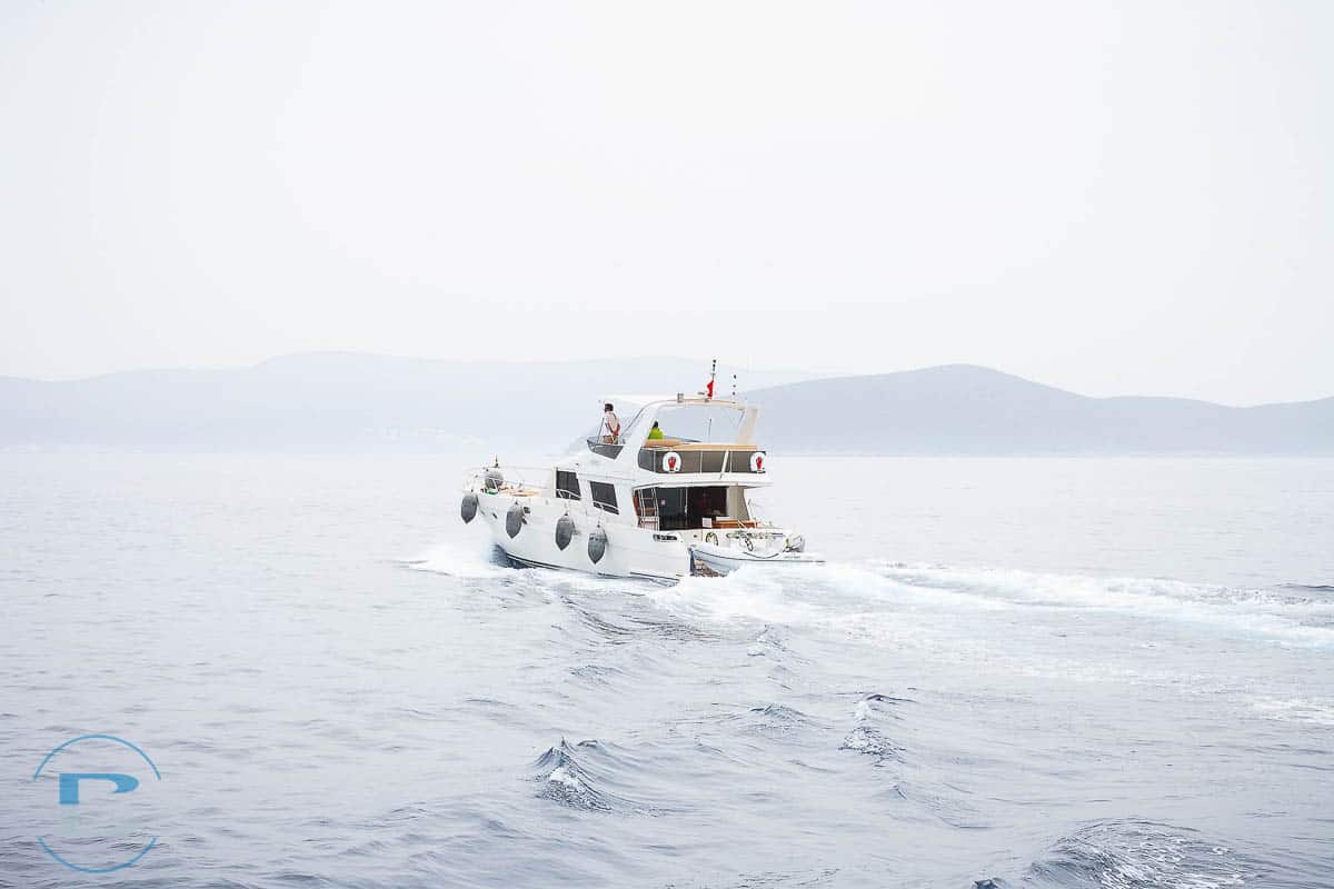 Cruise-motor-boat-turkey